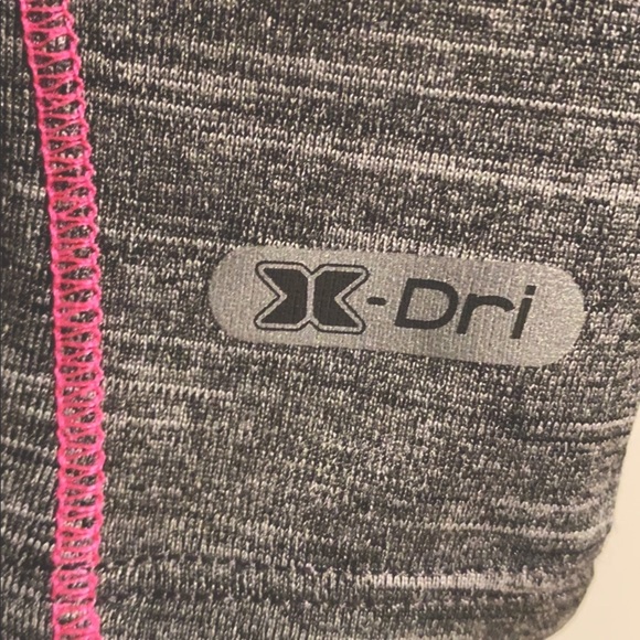 REEBOK Performance Top…Grey & Pink!!! - Picture 5 of 10